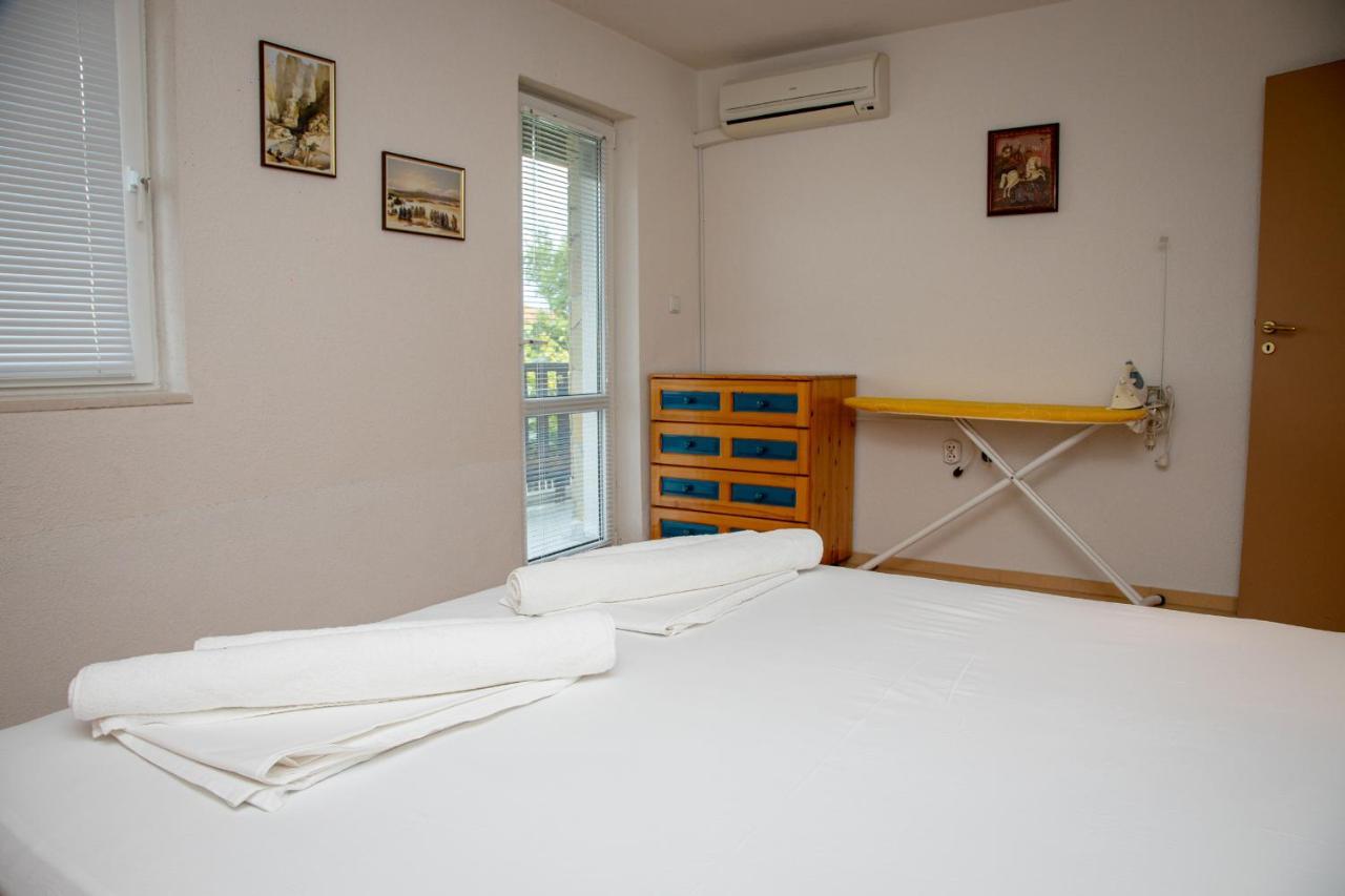 Villa Beni - 4 Bedroom Private House By Flаt Manаger لوزينيتس المظهر الخارجي الصورة